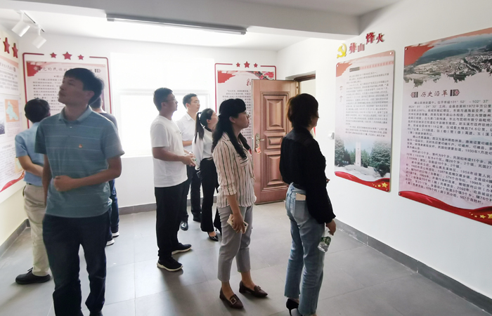 1625282211440959.jpg 參觀展板xia.jpg