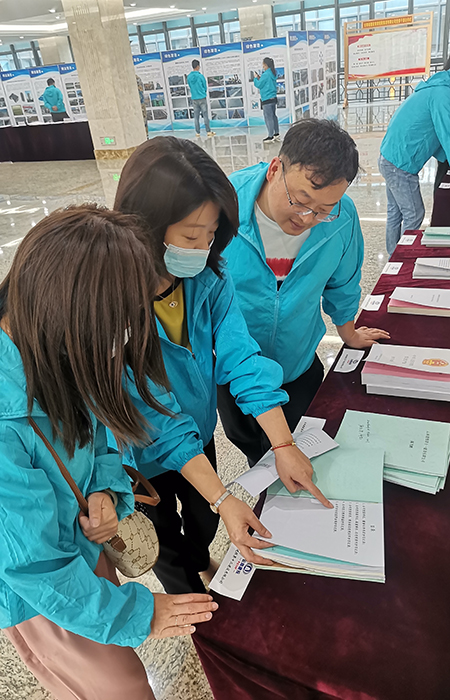 xiao 認(rèn)真學(xué)習(xí)、翻閱新《安全法》15.jpg